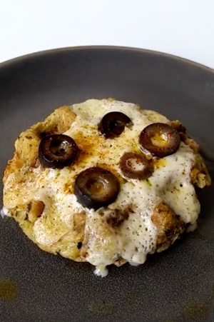 bubbling Swapples pizza