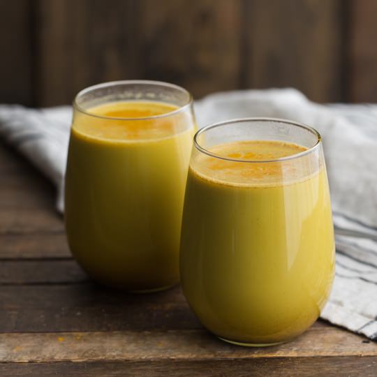 warm turmeric milk drink